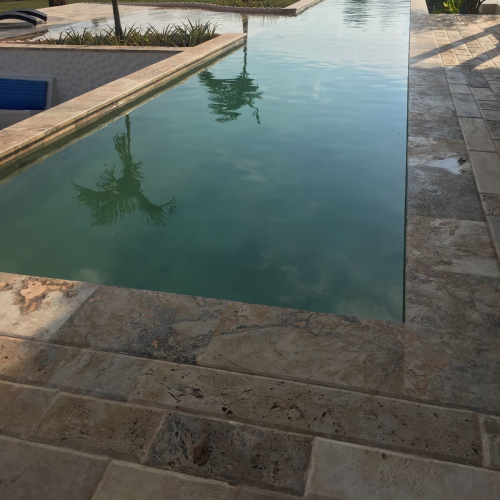 Piso Piscina Travertino Noche