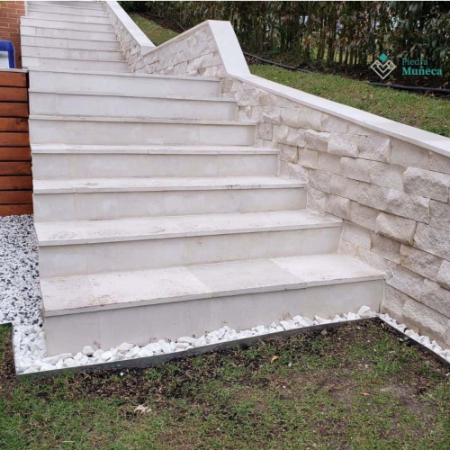 Escaleras Antideslizantes para Exterior en Piedra