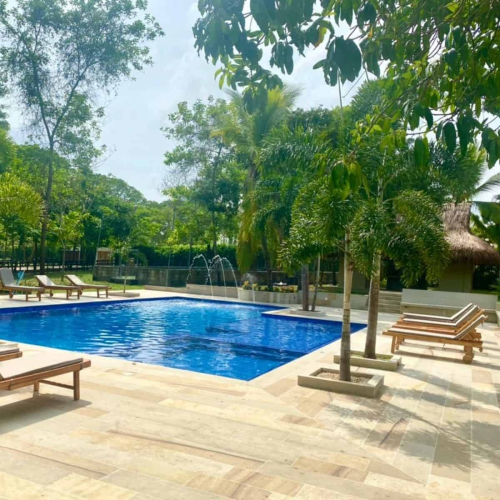Piso Piscina Piedra Muñeca Crema